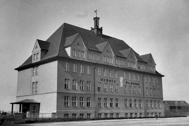 Datei:Antonschule1960 W185 ZentrumStadtgeschichte MaxWeiß.jpg