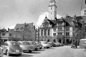 Rathausplatz W1978 ZentrumStadtgeschichte MaxWeiß.jpg