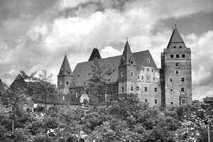 Neues Schloss1960 W102 ZentrumStadtgeschichte MaxWeiß.jpg